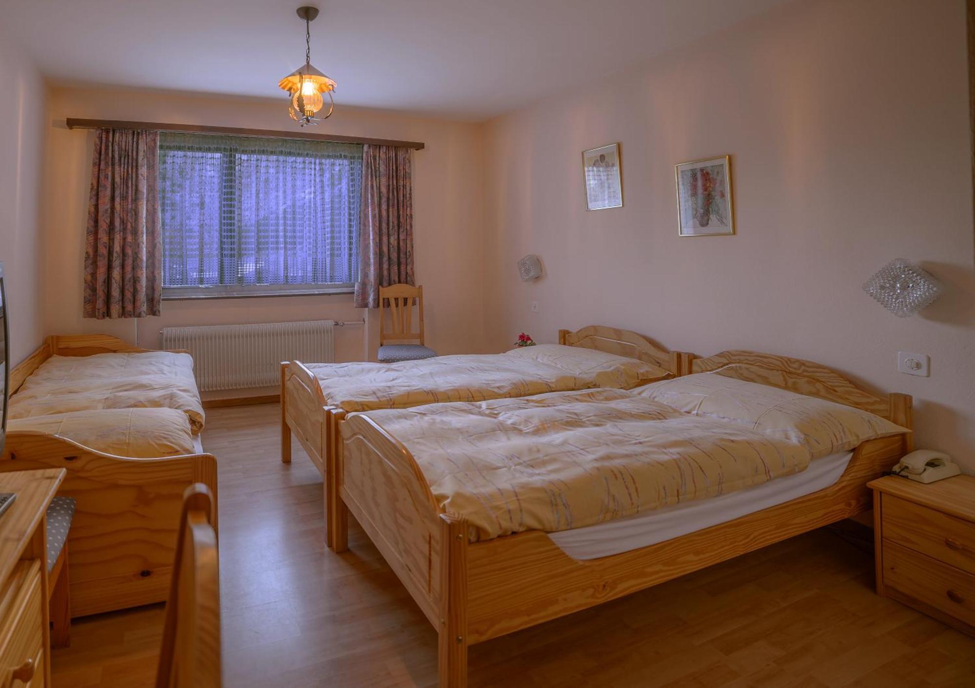 Hotel Olympia ساس-الماغيل المظهر الخارجي الصورة