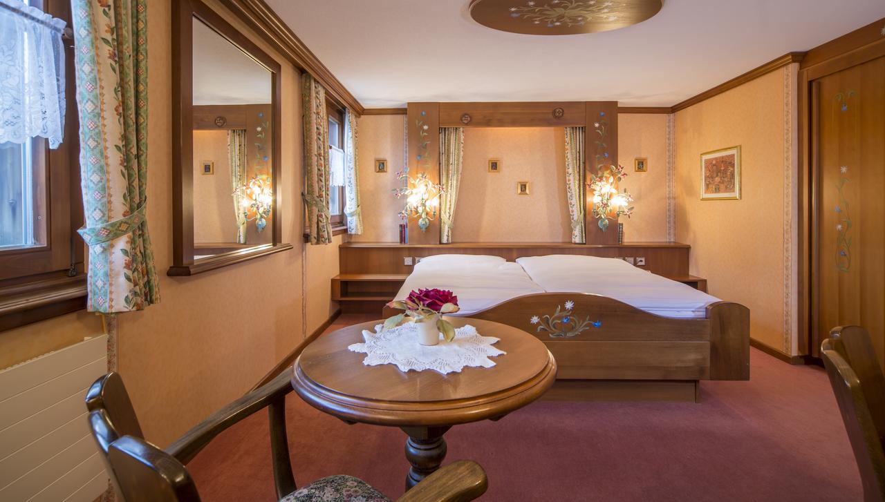 Hotel Olympia ساس-الماغيل المظهر الخارجي الصورة